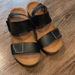 Clarks basic wedge
